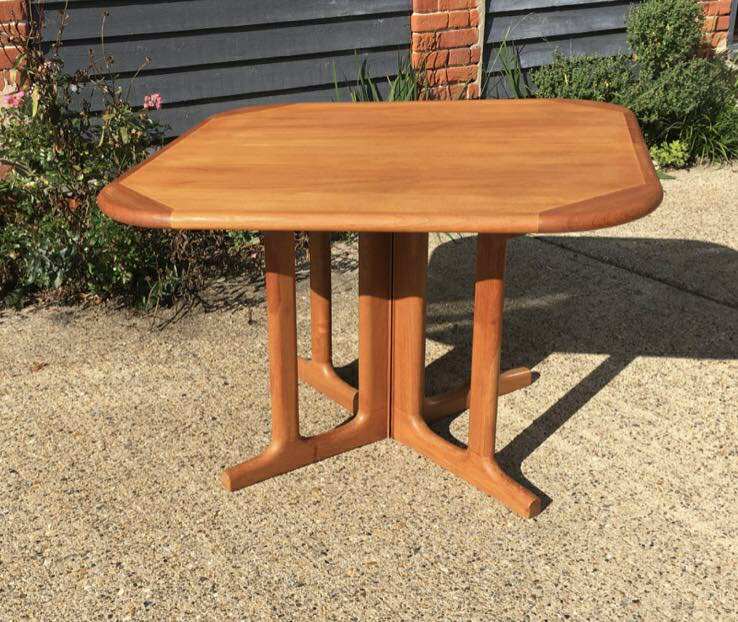 Midcentury Retro Ansager Mobler Extending Dining Table